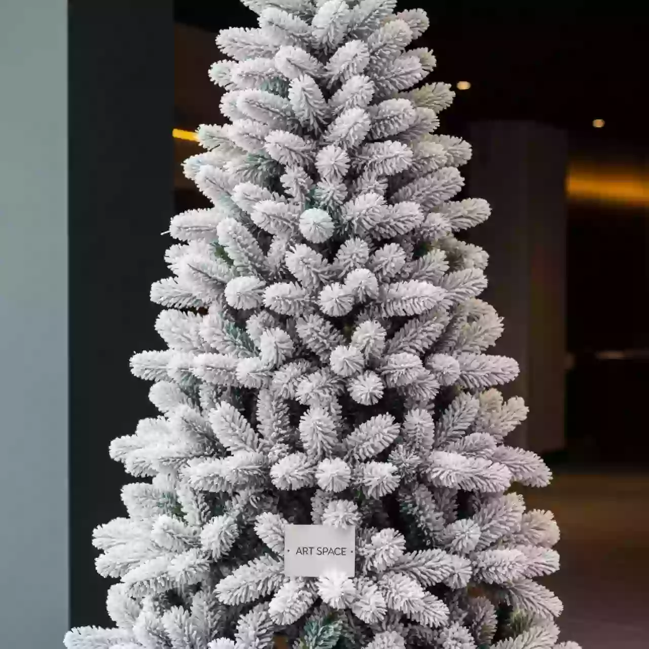 Аренда Ель искусственная заснеженная Тикко в Green Flow Hotel — ART SPACE