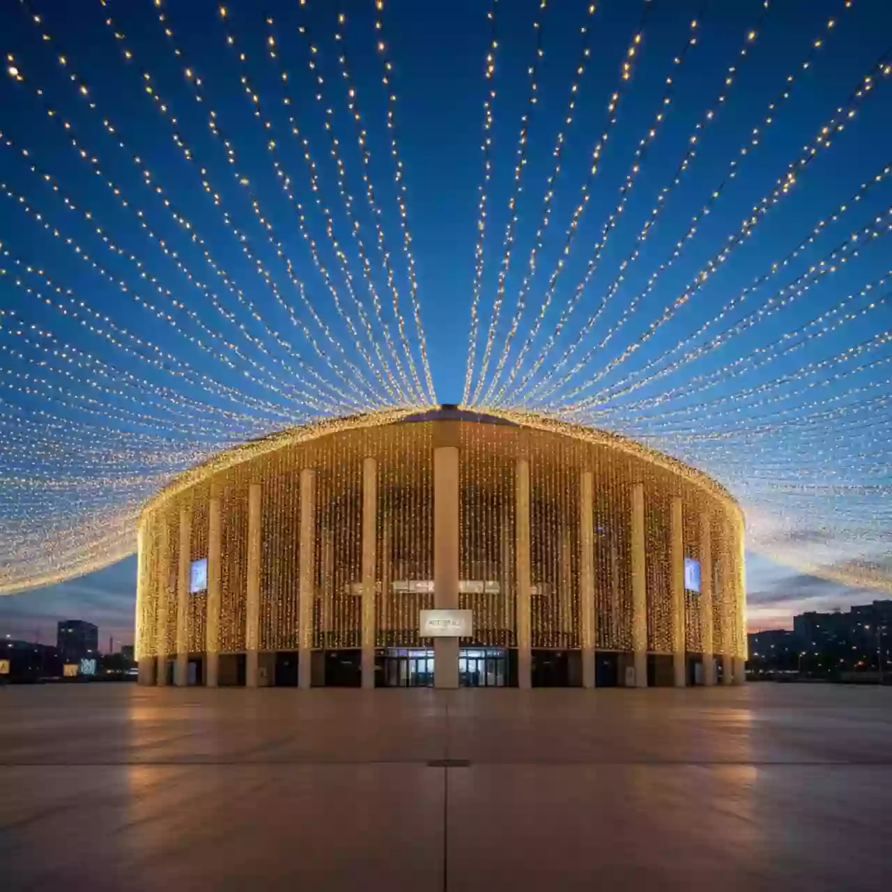Аренда Электрическая гирлянда Winter Glade теплый белый свет 700 ламп в Сириус Арене — ART SPACE