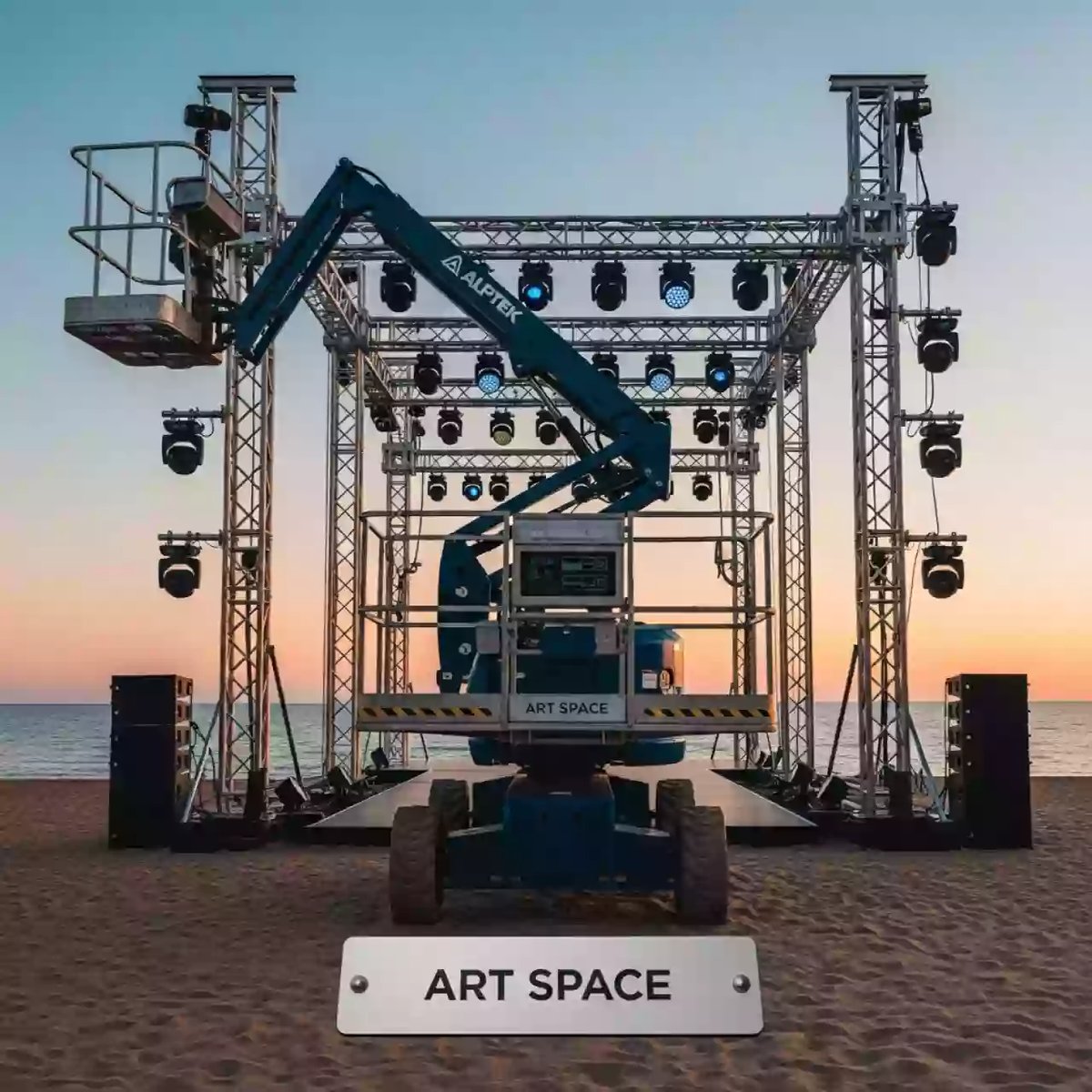 Аренда Элеватор Alptek 6,5 м на пляже «Ривьера» — ART SPACE