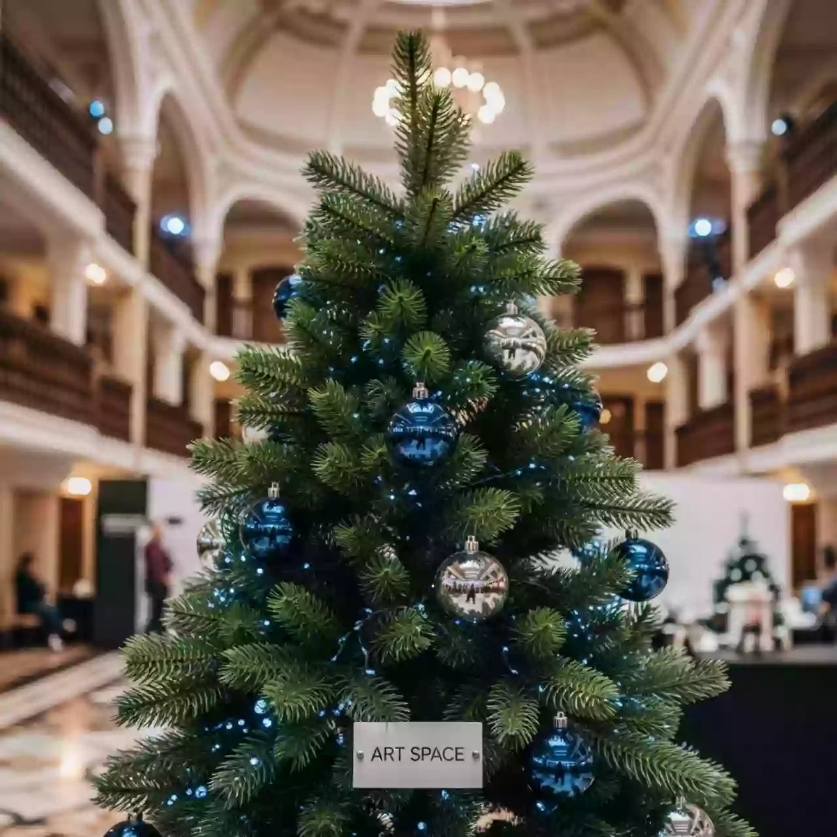 Аренда Елка новогодняя Big Christmas Tree 150 см в отеле «Богатырь» — ART SPACE