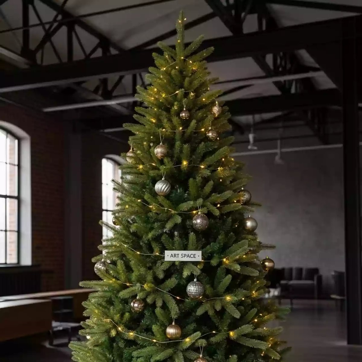 Аренда Елка новогодняя с декором в Delta Sirius — ART SPACE