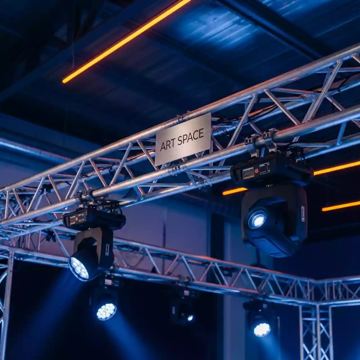 Аренда Фермовая конструкция для световых приборов в лофте «Студия 21» — ART SPACE
