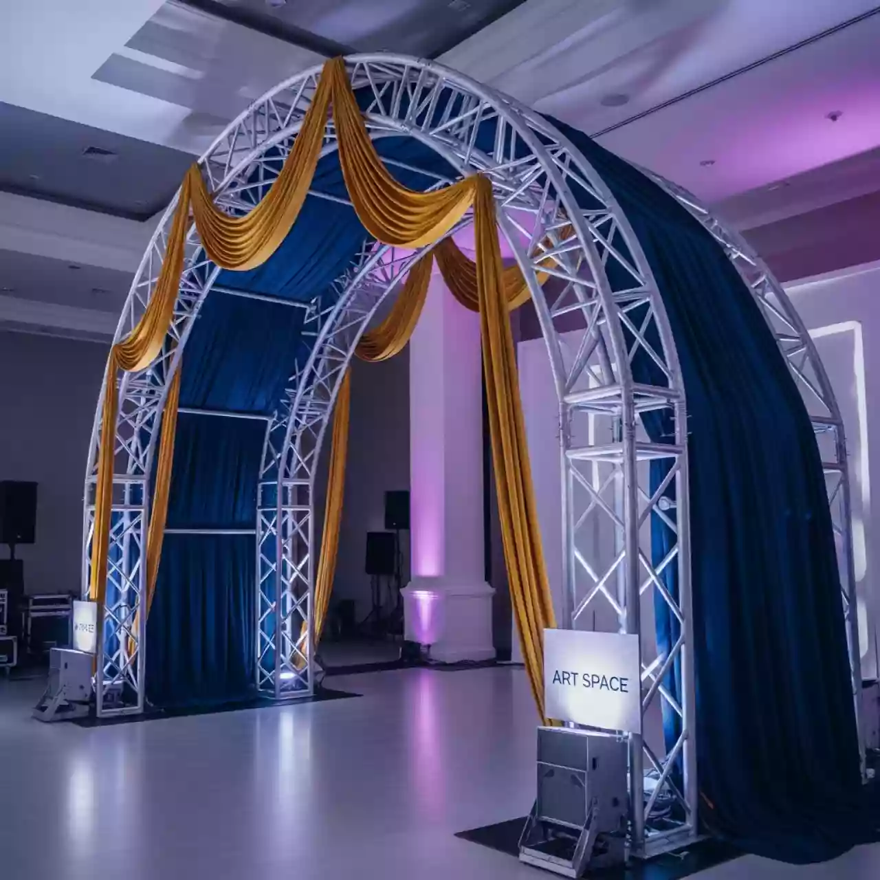 Аренда Фермы алюминиевые Milos M 400 QTO в отеле «Богатырь» — ART SPACE