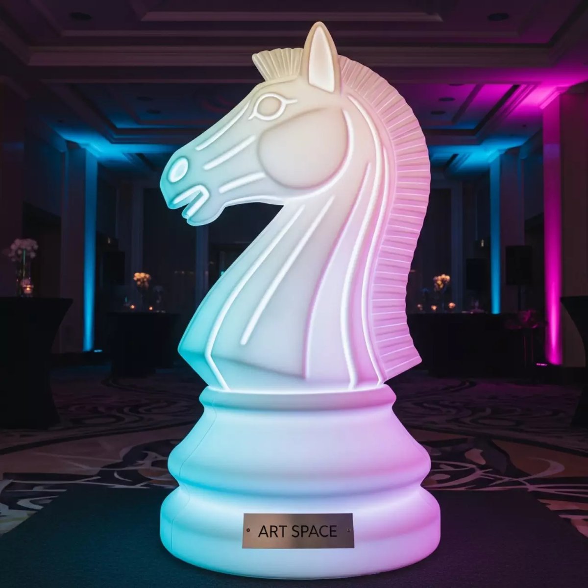 Аренда Фигура шахматная светодиодная конь в отеле «Богатырь» — ART SPACE