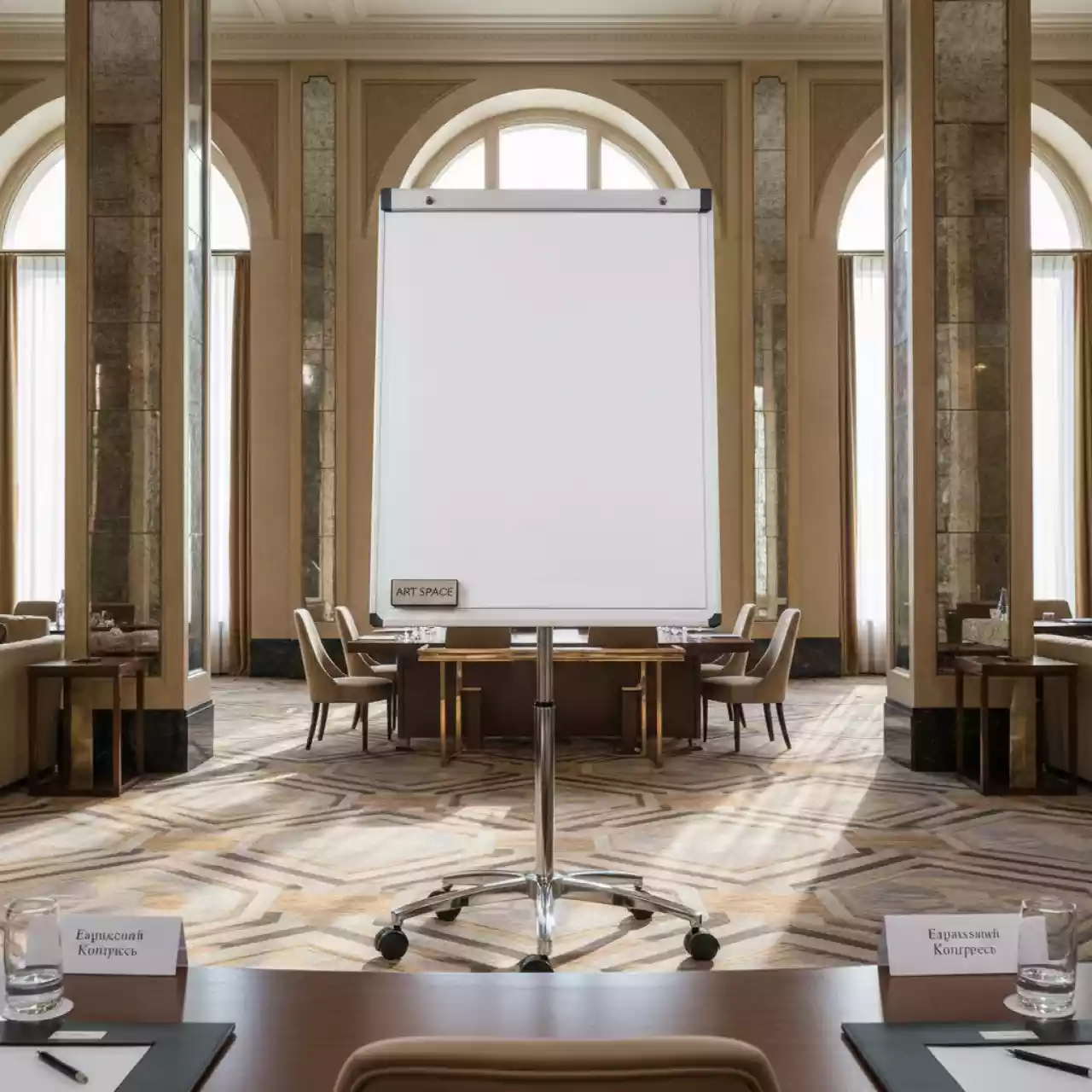 Аренда Флипчарт на колесах Attache 70х100 см в Mövenpick Hotel — ART SPACE