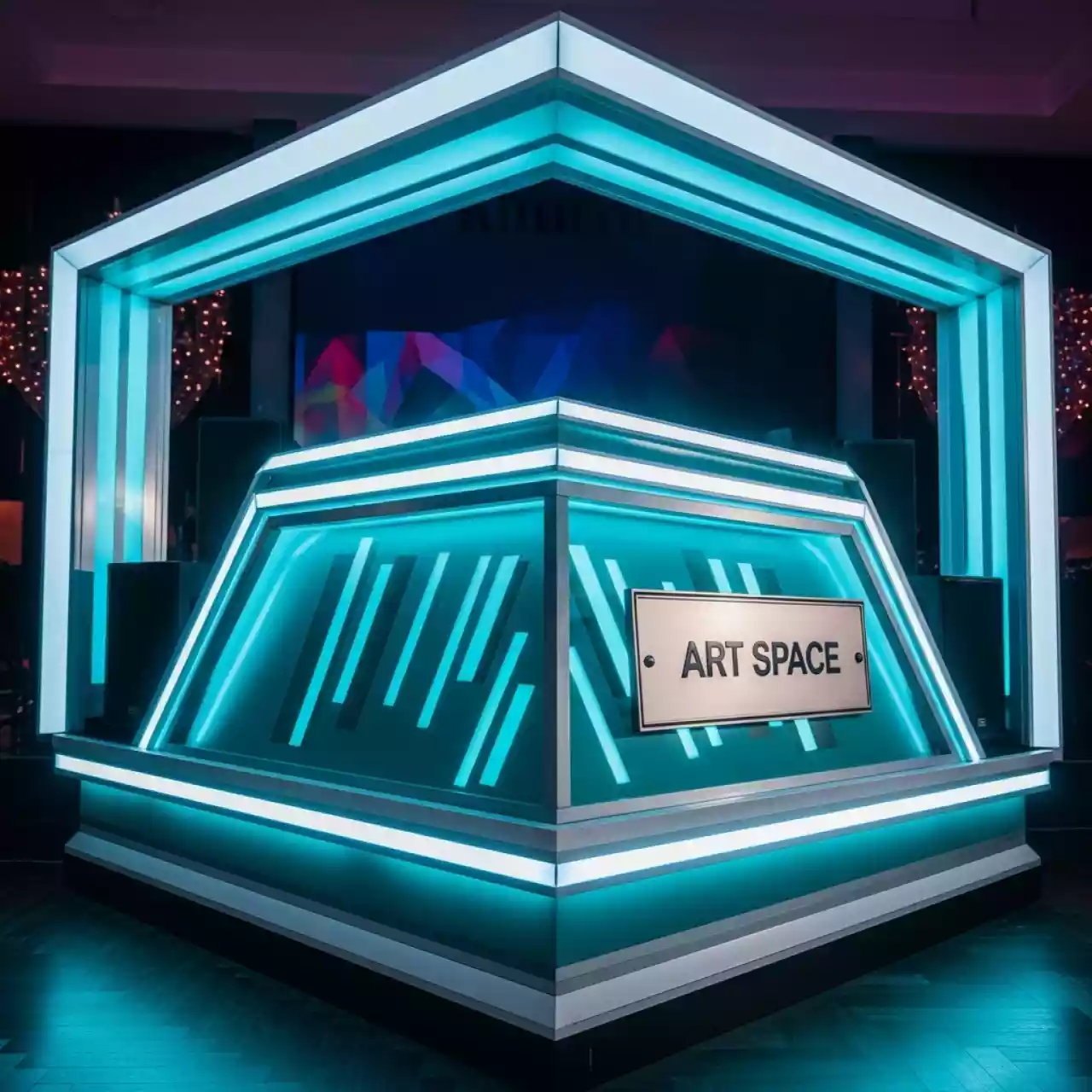 Аренда Форсаж в Mövenpick Hotel — ART SPACE