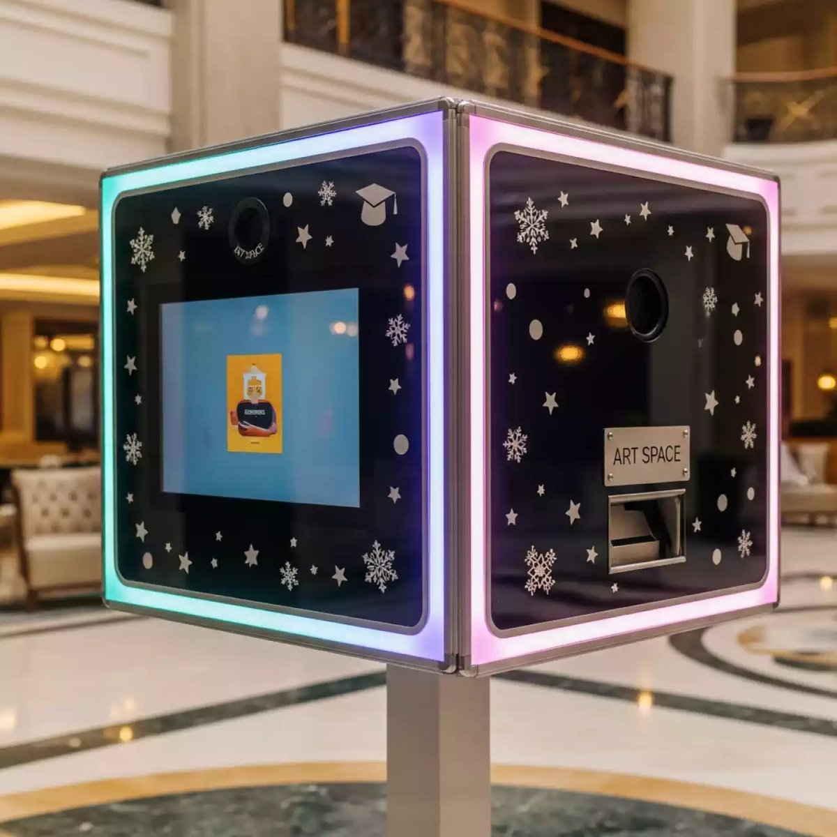 Аренда Фотобудка новогодняя квадратная в отеле Radisson Lazurnaya — ART SPACE