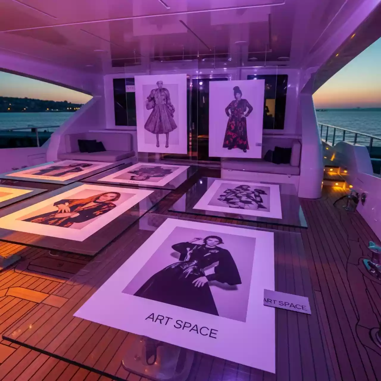 Аренда Фотобумага Epson Fine Art Paper Cold Press Natural A2 340 м² 25 листов C13S042302 на VIP теплоходе (Морпорт Сочи) — ART SPACE