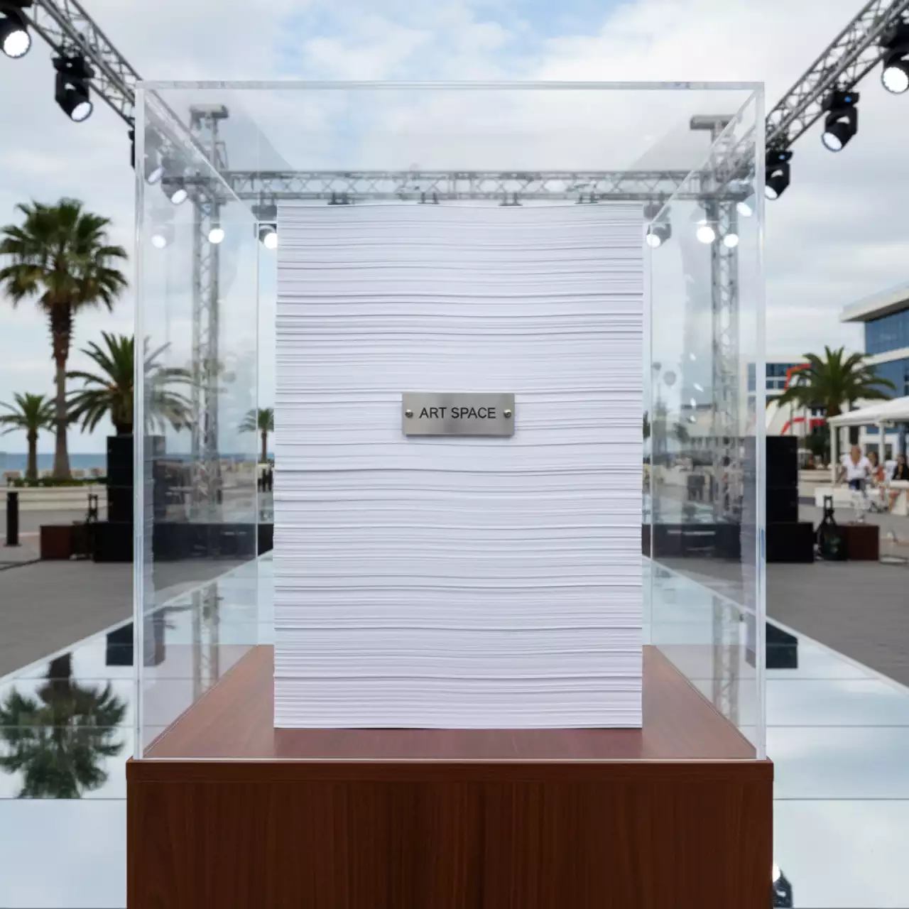 Аренда Фотобумага Lomond Simply Paper Glossy A4 200 г м² 50 листов на территории Морпорта Сочи — ART SPACE