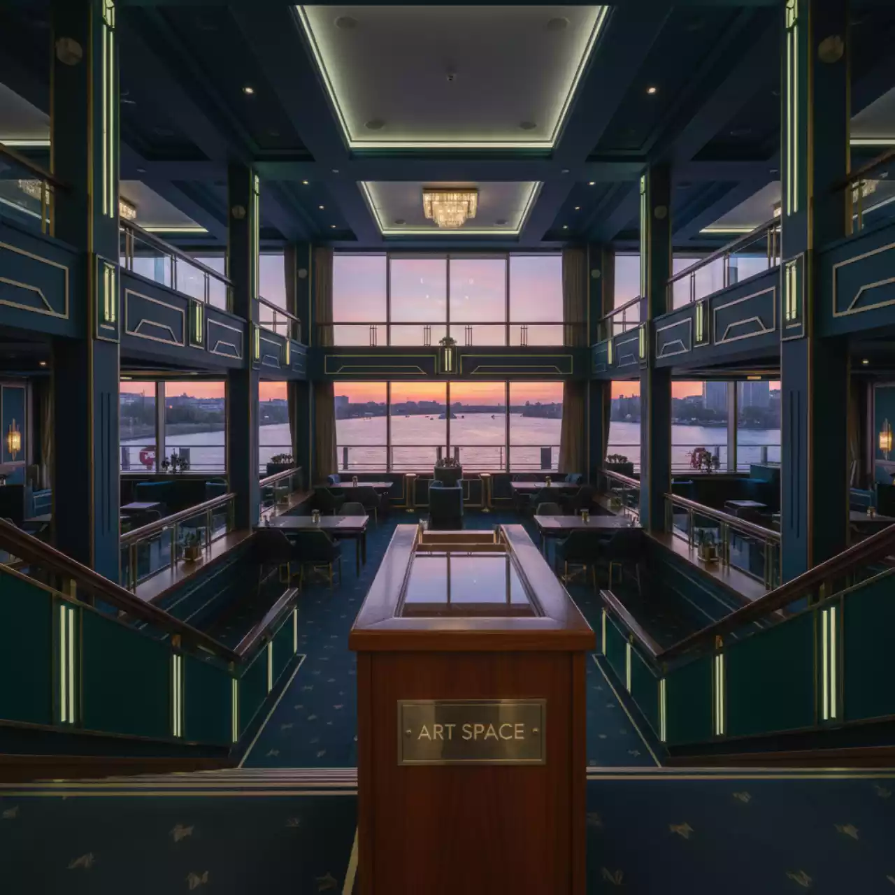 Аренда Фотолюминесцентная пленка Lucentis 200 240 мкм 0,610х20 м с маркировкой на теплоходе «Дагомыс» — ART SPACE