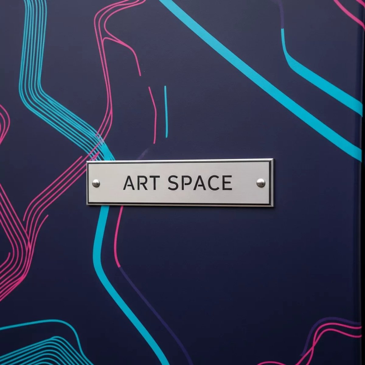 Аренда Фотообои самоклеящиеся матовые в интерьере антикафе "Олень" в VK Stadium Sirius — ART SPACE