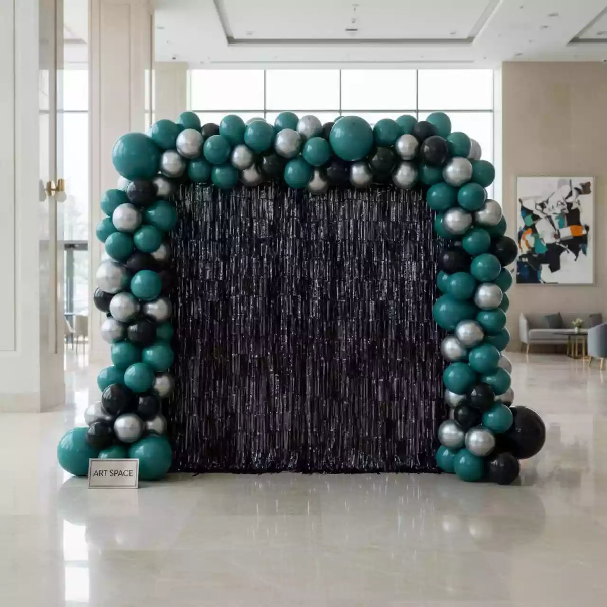 Аренда Фотозона черная из дождика с шарами в отеле Radisson Lazurnaya — ART SPACE