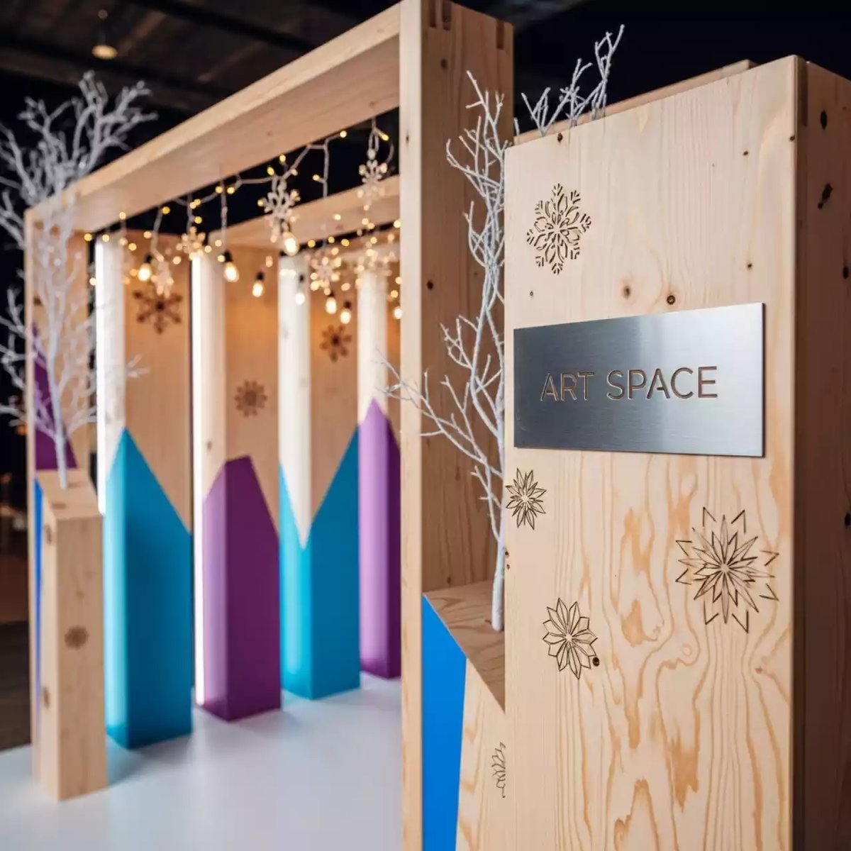 Аренда Фотозона декоративная деревянная в Mercure Сочи Центр — ART SPACE