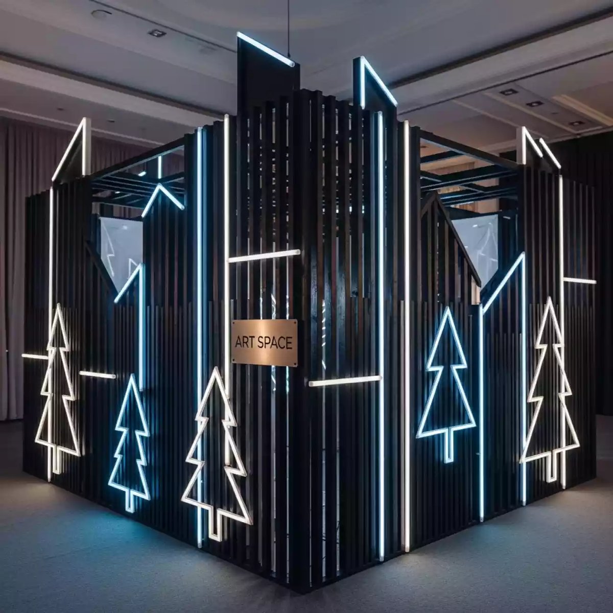 Аренда Фотозона деревянная Новый год в банкетном зале «Дельфин» — ART SPACE