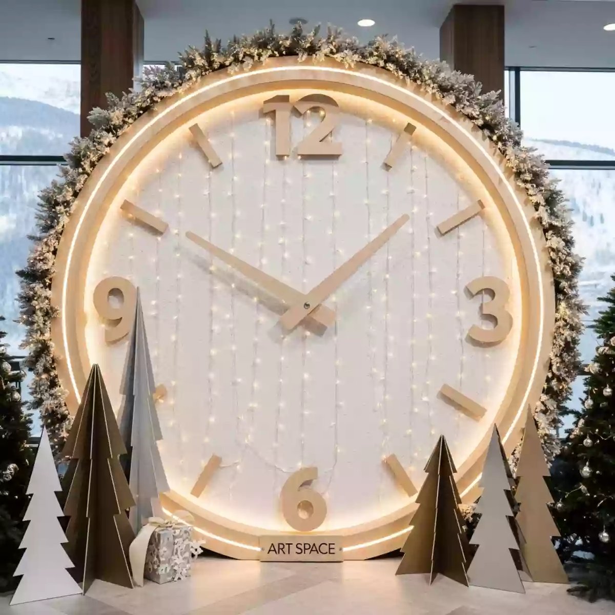 Аренда Фотозона на Новый год часы с гирляндой и цифрами в Radisson Hotel Rosa Khutor — ART SPACE