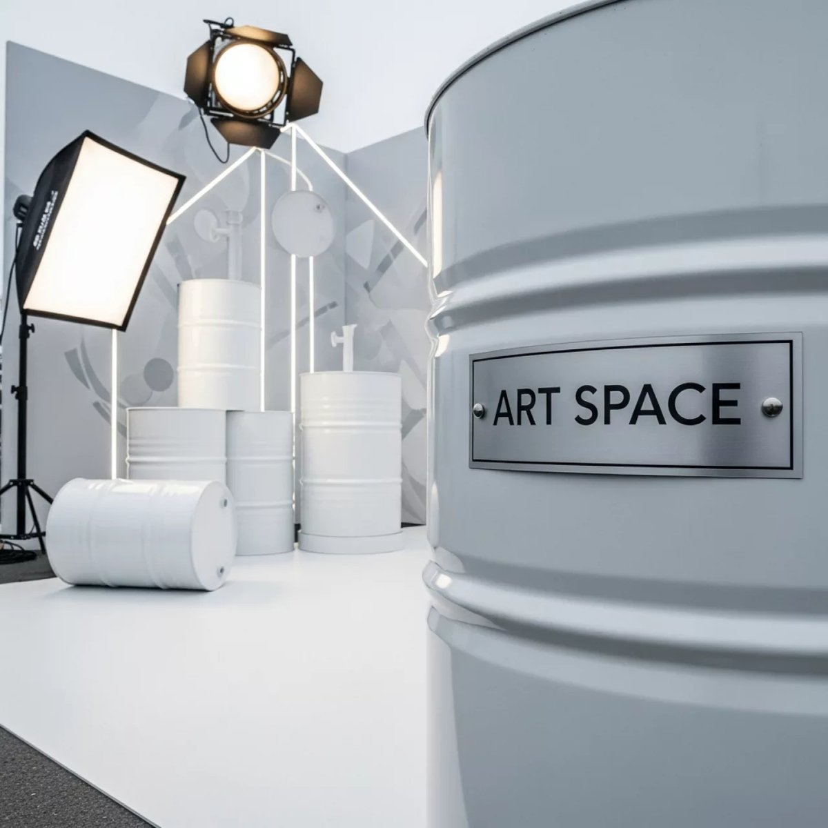 Аренда Фотозона New Year Barrel White на территории Морпорта Сочи — ART SPACE