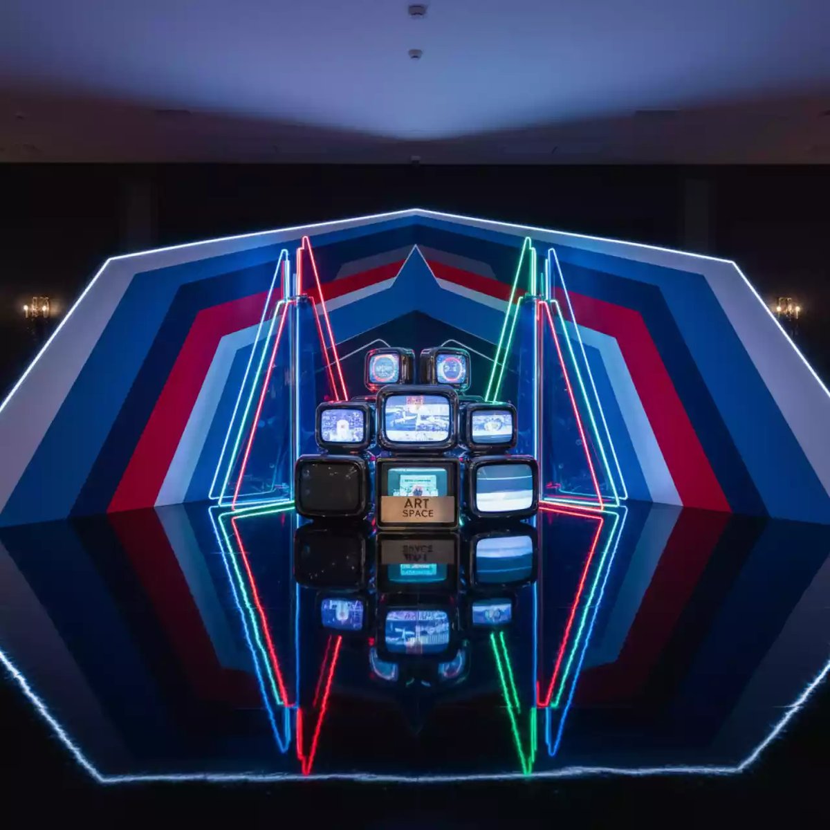 Аренда Фотозона Новогоднее ретро в ресторане «Плакучая Ива» — ART SPACE