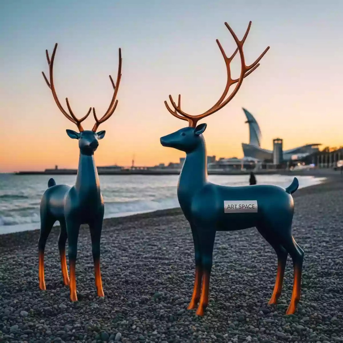 Аренда Фотозона Олени Деда Мороза на пляже «Маяк» — ART SPACE