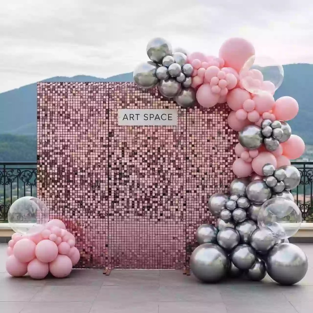 Аренда Фотозона розовая из пайеток с шарами в Гранд Отель Поляна — ART SPACE