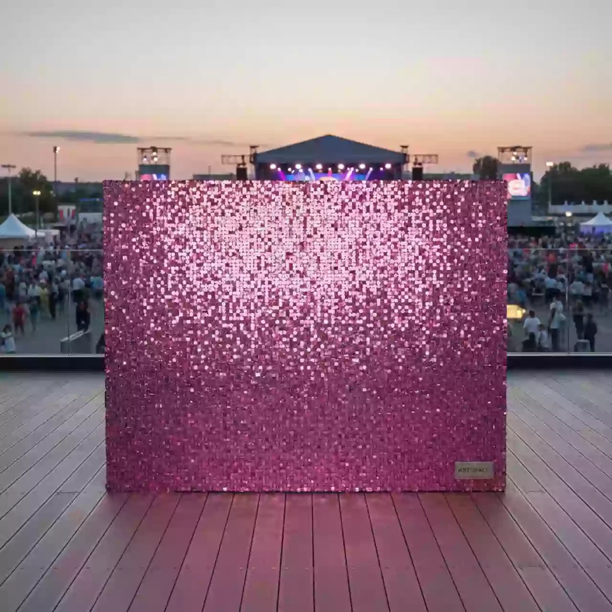 Аренда Фотозона розовые пайетки в Сочи Парк Отеле — ART SPACE