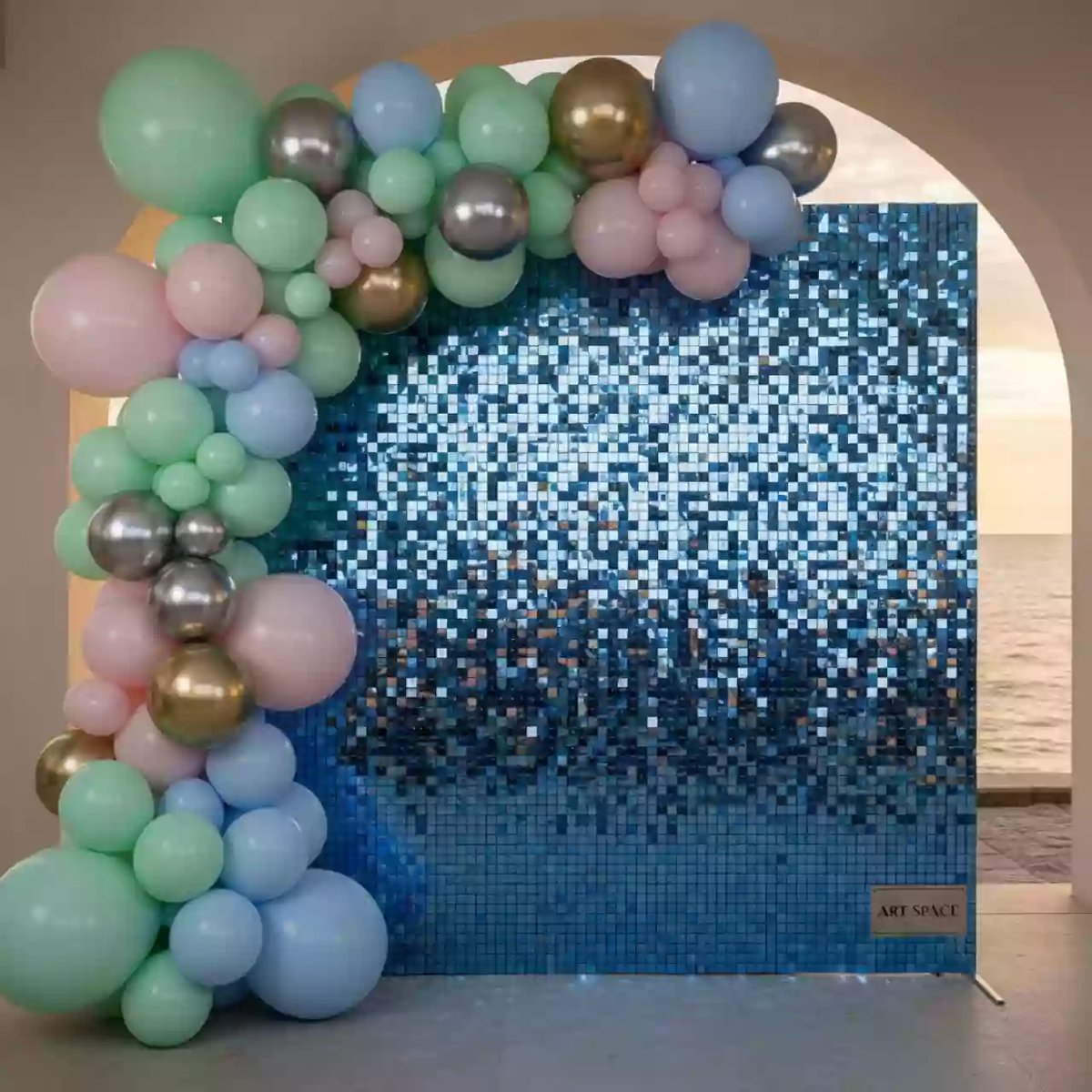 Аренда Фотозона с пайетками и воздушными шарами в пляжном клубе Del Mar — ART SPACE