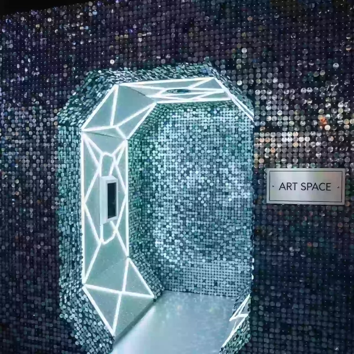 Аренда Фотозоны из пайеток в ОКЦ «Галактика» — ART SPACE
