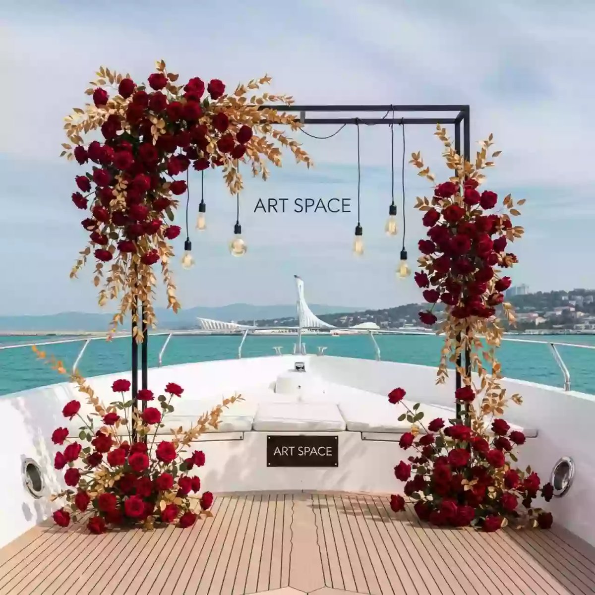 Аренда Фотозоны на День матери на VIP-яхте (Имеретинский порт) — ART SPACE