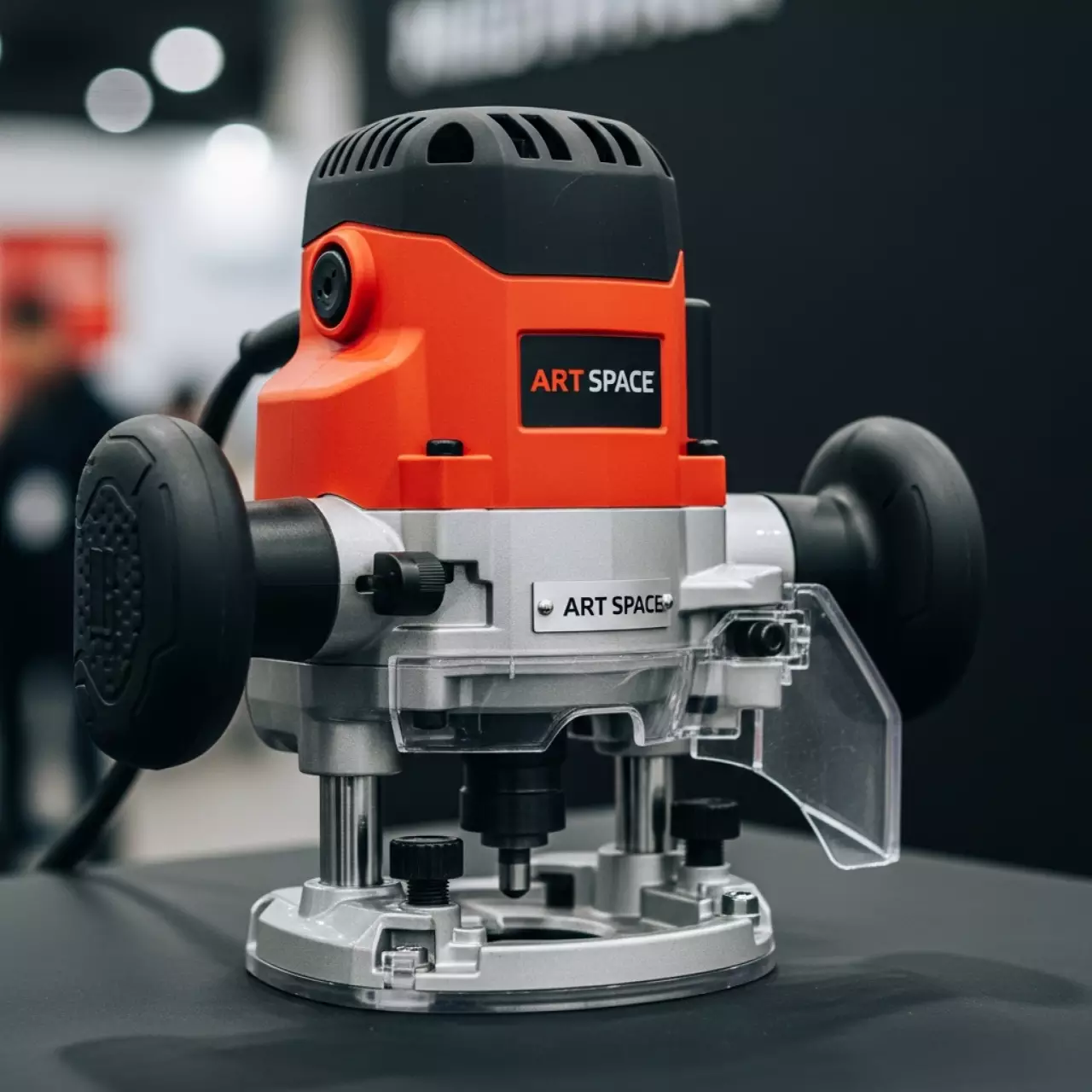 Аренда Фрезер INGCO RT 160028 в парке «Ривьера» — ART SPACE