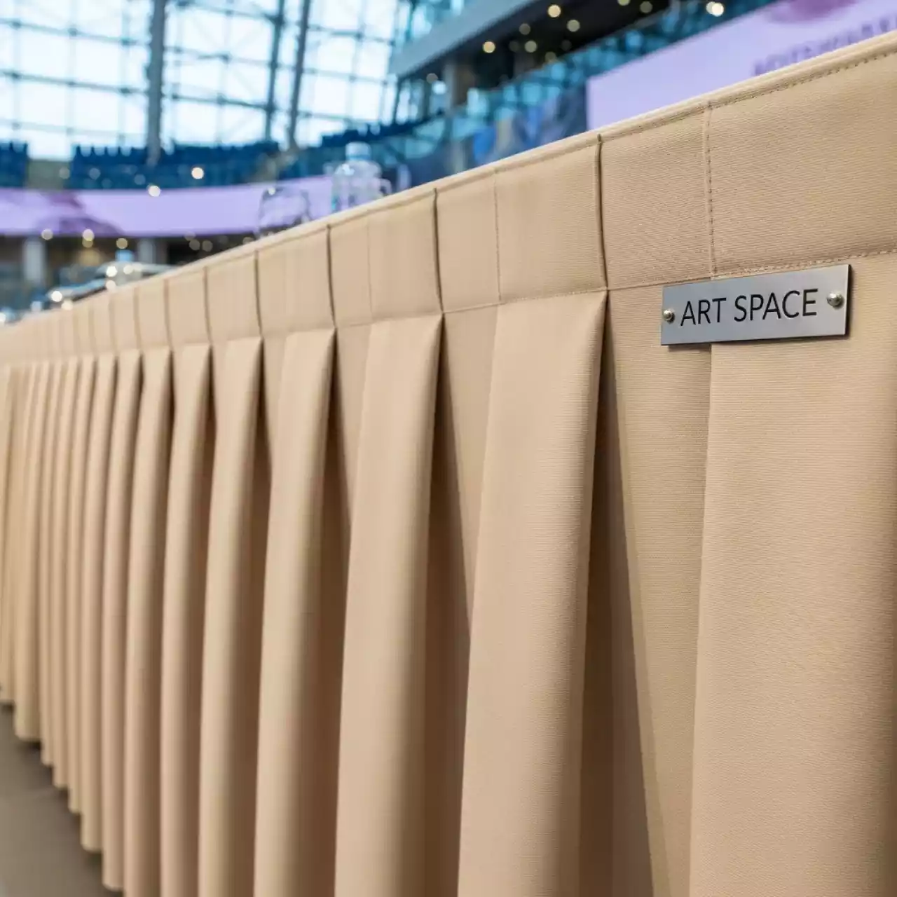 Аренда Фуршетная юбка бежевая 3 м в ледовом дворце «Роза Хутор» — ART SPACE