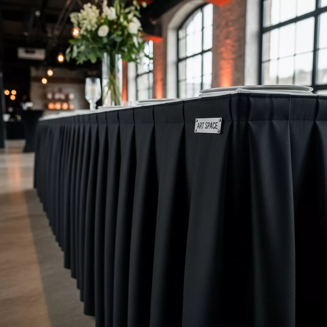 Аренда Фуршетная юбка чёрная 5,6 м в Boutique Hotel PORTUM 1905 — ART SPACE