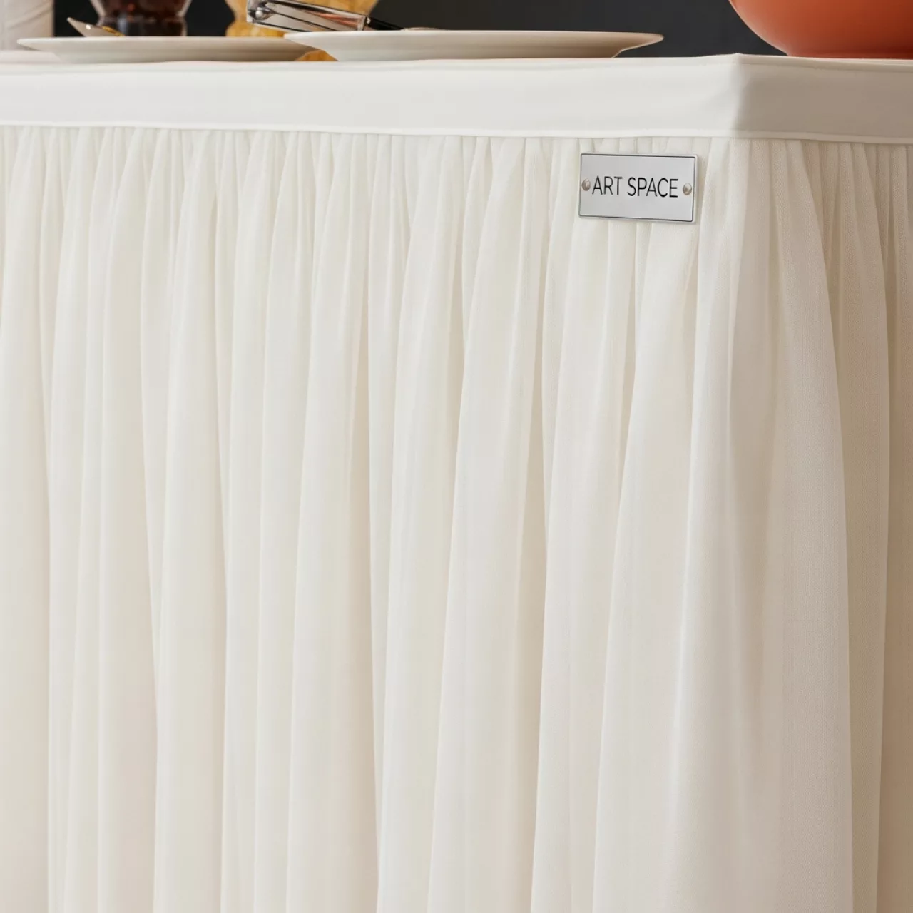 Аренда Фуршетная юбка молочная тюль 6,5х70 см в отеле Hyatt Regency Sochi — ART SPACE