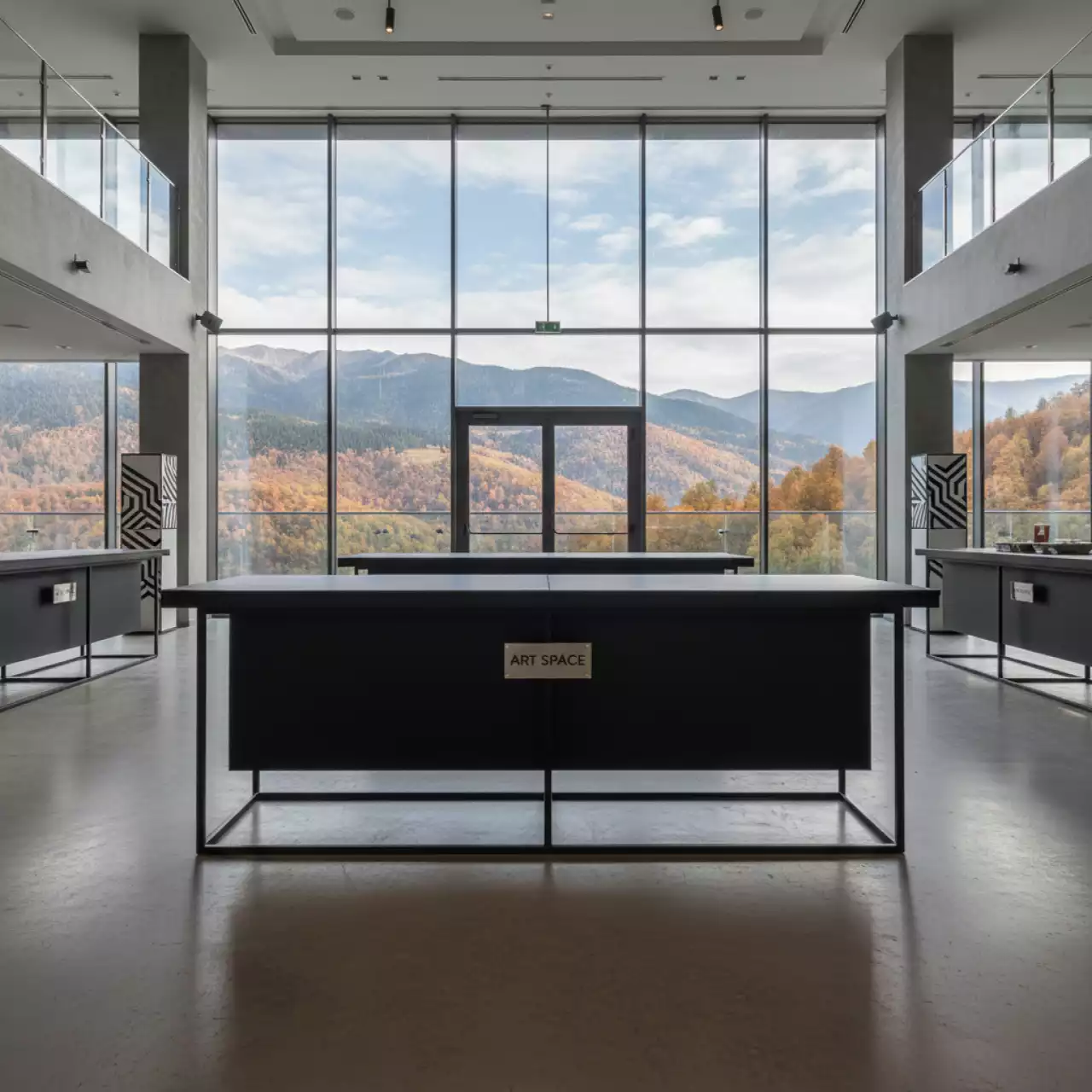 Аренда Фуршетный стол Brooklyn Black в Golden Tulip Rosa Khutor — ART SPACE