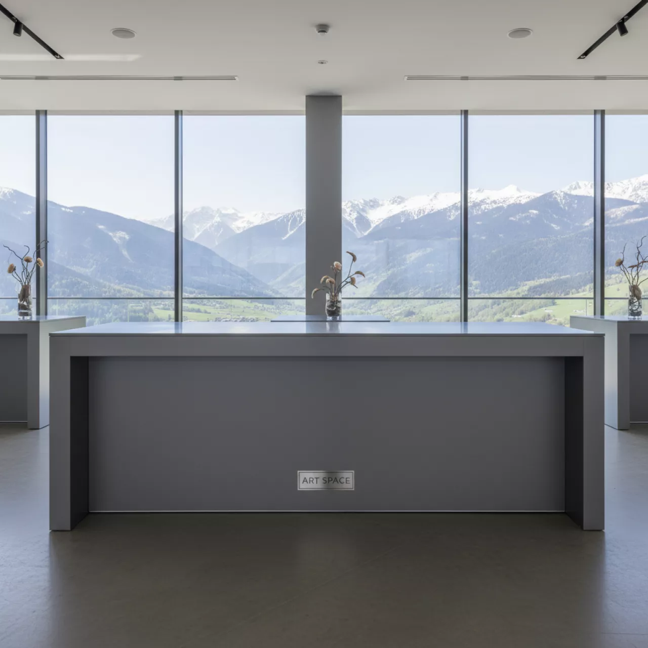 Аренда Фуршетный стол rinfresco gray серый на курорте «Газпром» (Альпика) — ART SPACE