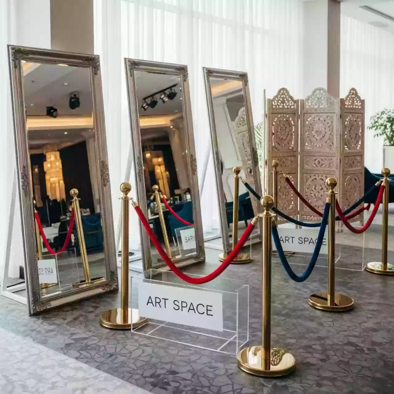 Аренда Гардероб ширмы зеркала ограждения в отеле «Богатырь» — ART SPACE
