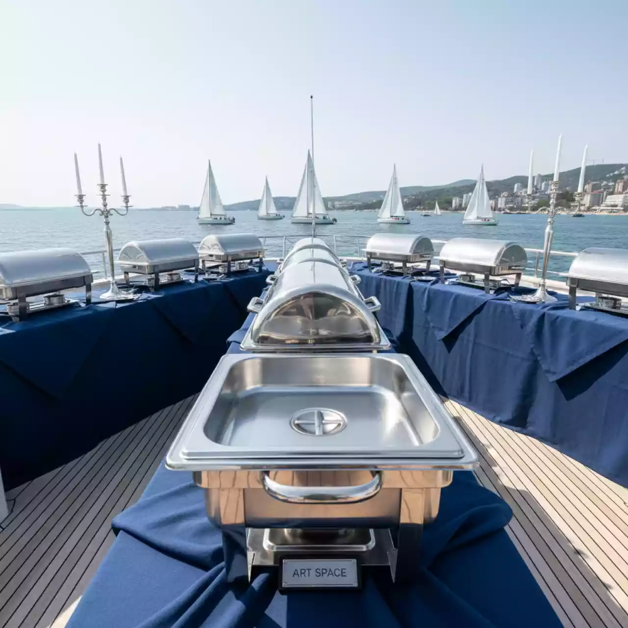 Аренда Гастроемкость GN 1.9 176х109х100 мм на парусной регате (Сочи) — ART SPACE