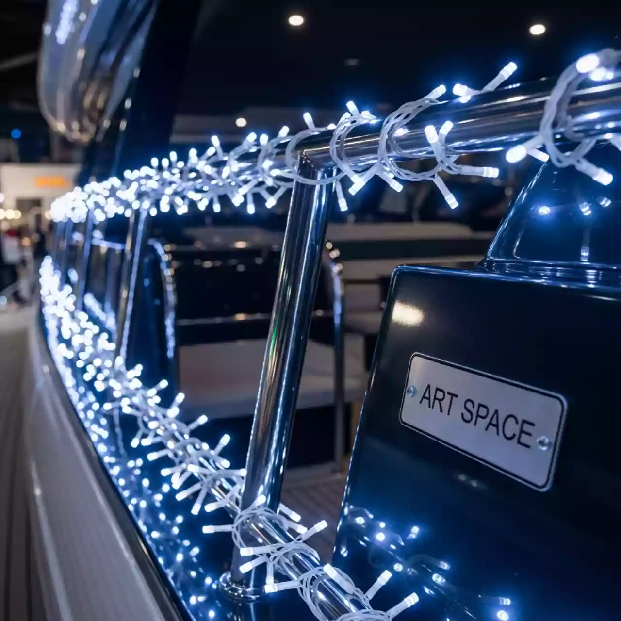 Аренда Гирлянда Winter Glade 250 см 114 лампочек холодный белый на VIP-яхте (Имеретинский порт) — ART SPACE
