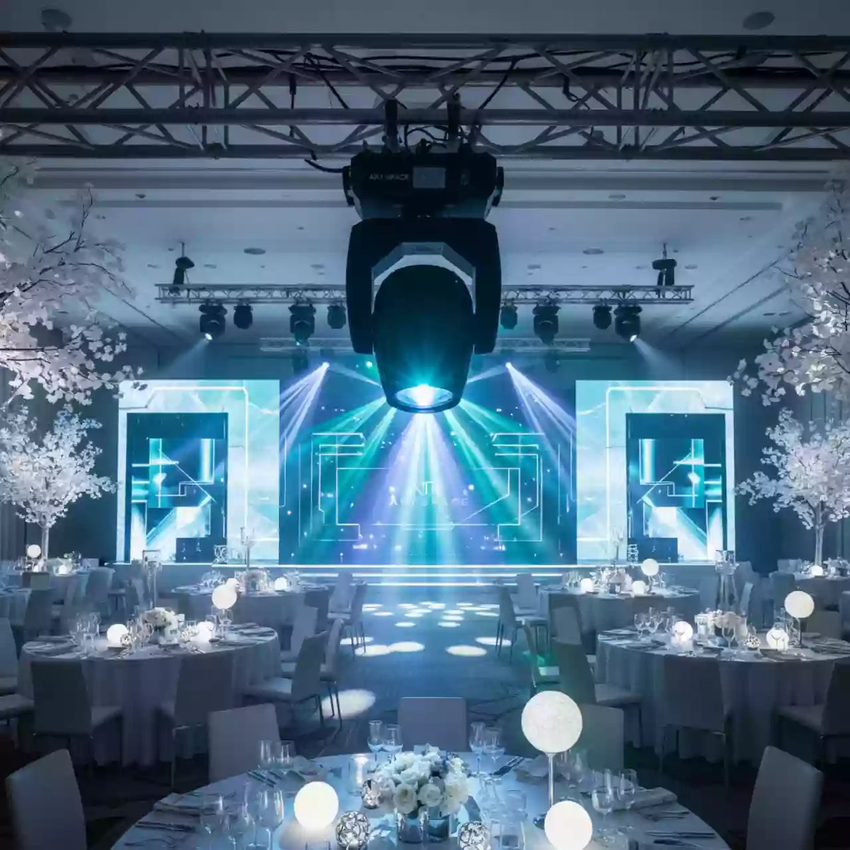 Аренда Голова поворотная топ уровня в отеле Hyatt Regency Sochi — ART SPACE