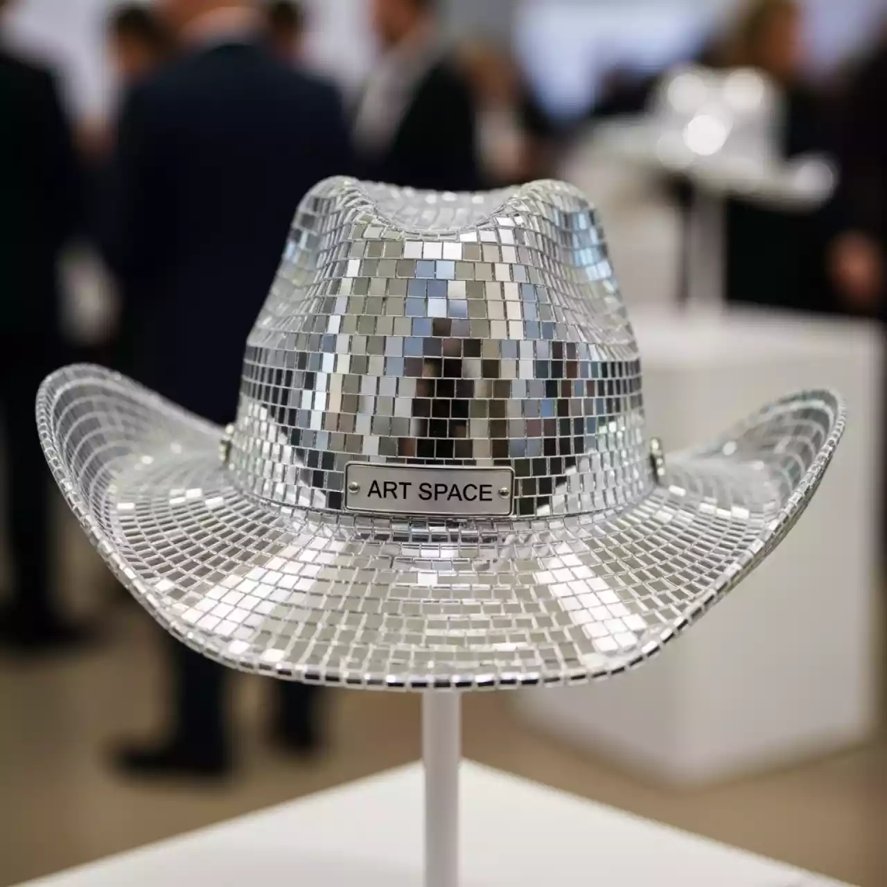 Аренда Головной убор ковбоя в стиле диско в конгресс-холле отеля Жемчужина — ART SPACE