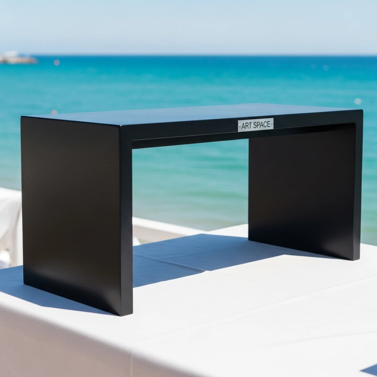 Аренда Горка фуршетная чёрная 600х400 мм в пляжном клубе Del Mar — ART SPACE