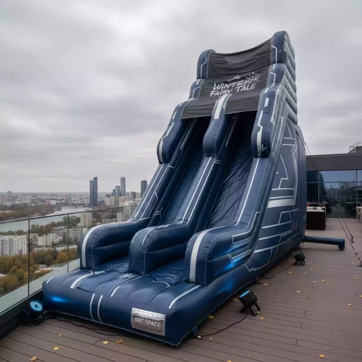 Аренда Горка надувная зимняя сказка в ресторане «D.O.M» — ART SPACE