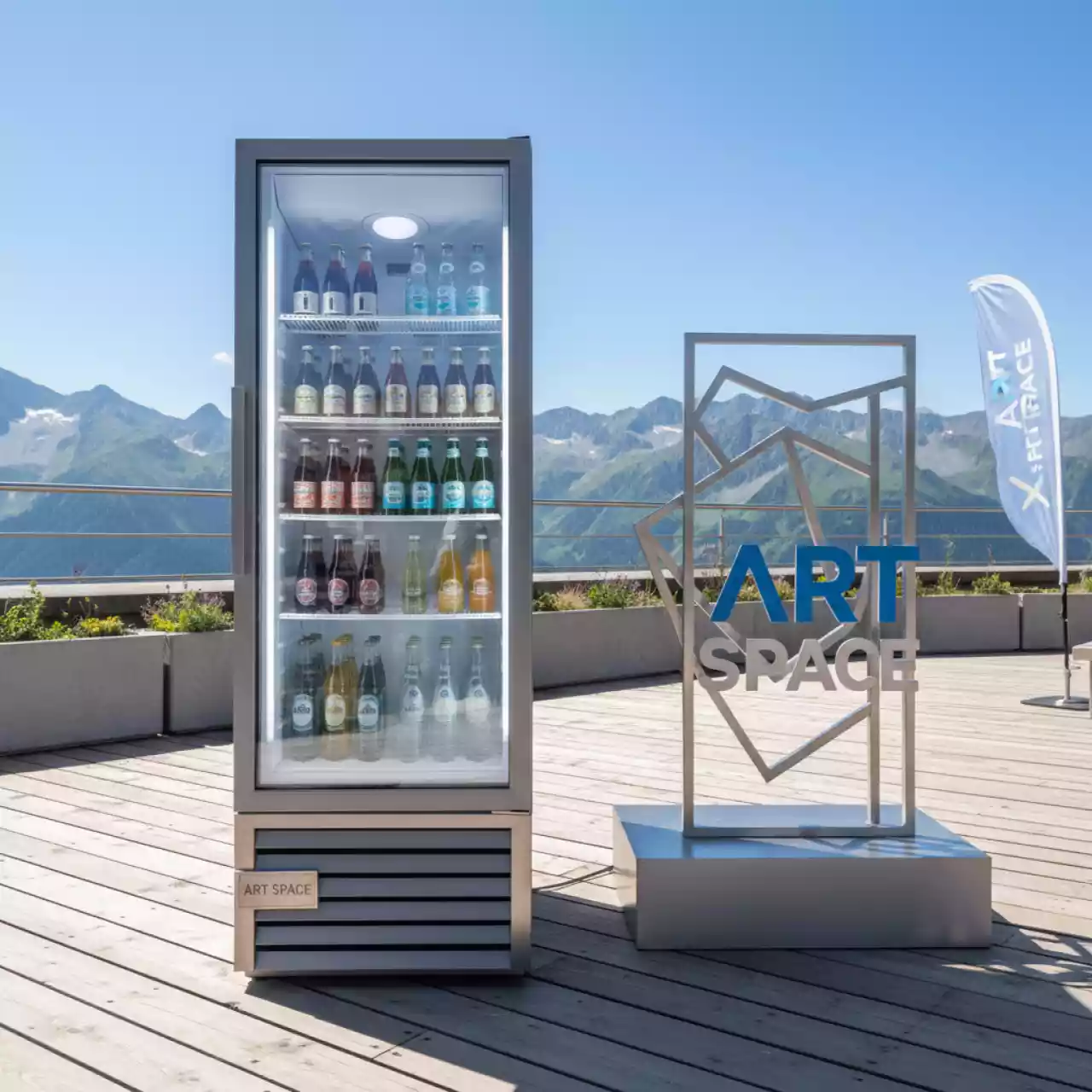 Аренда Холодильный шкаф Марихолодмаш Капри 0,5 МВ на площадке Rosa Peak (2320м) — ART SPACE
