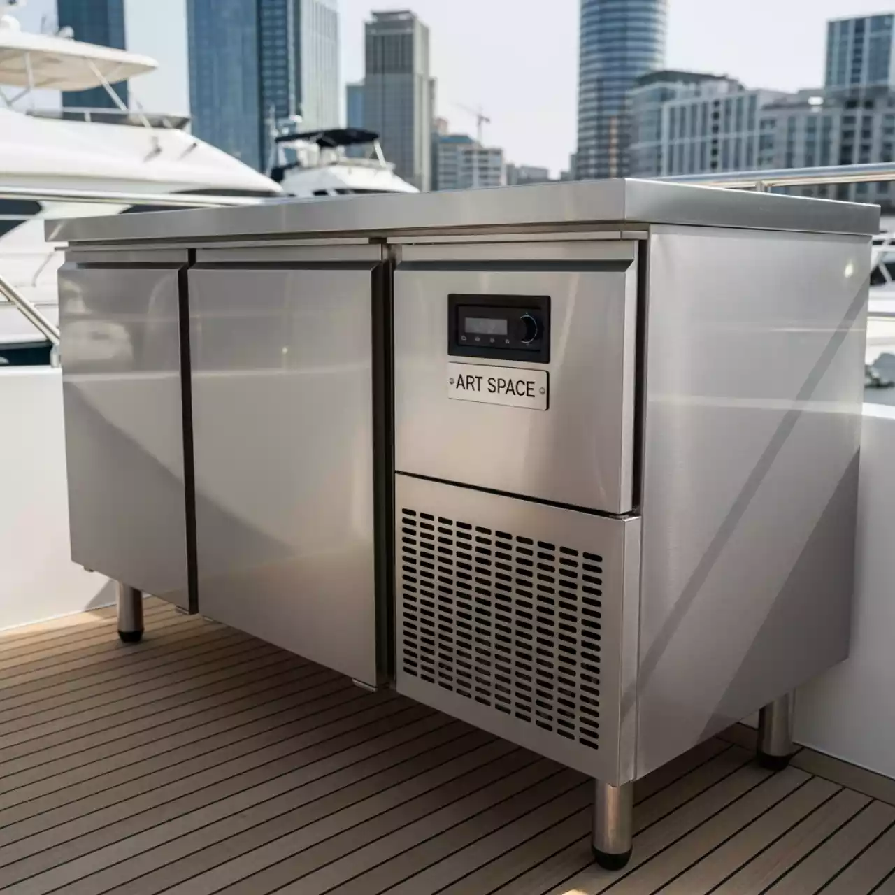 Аренда Холодильный стол 350 л на VIP-яхте (Имеретинский порт) — ART SPACE