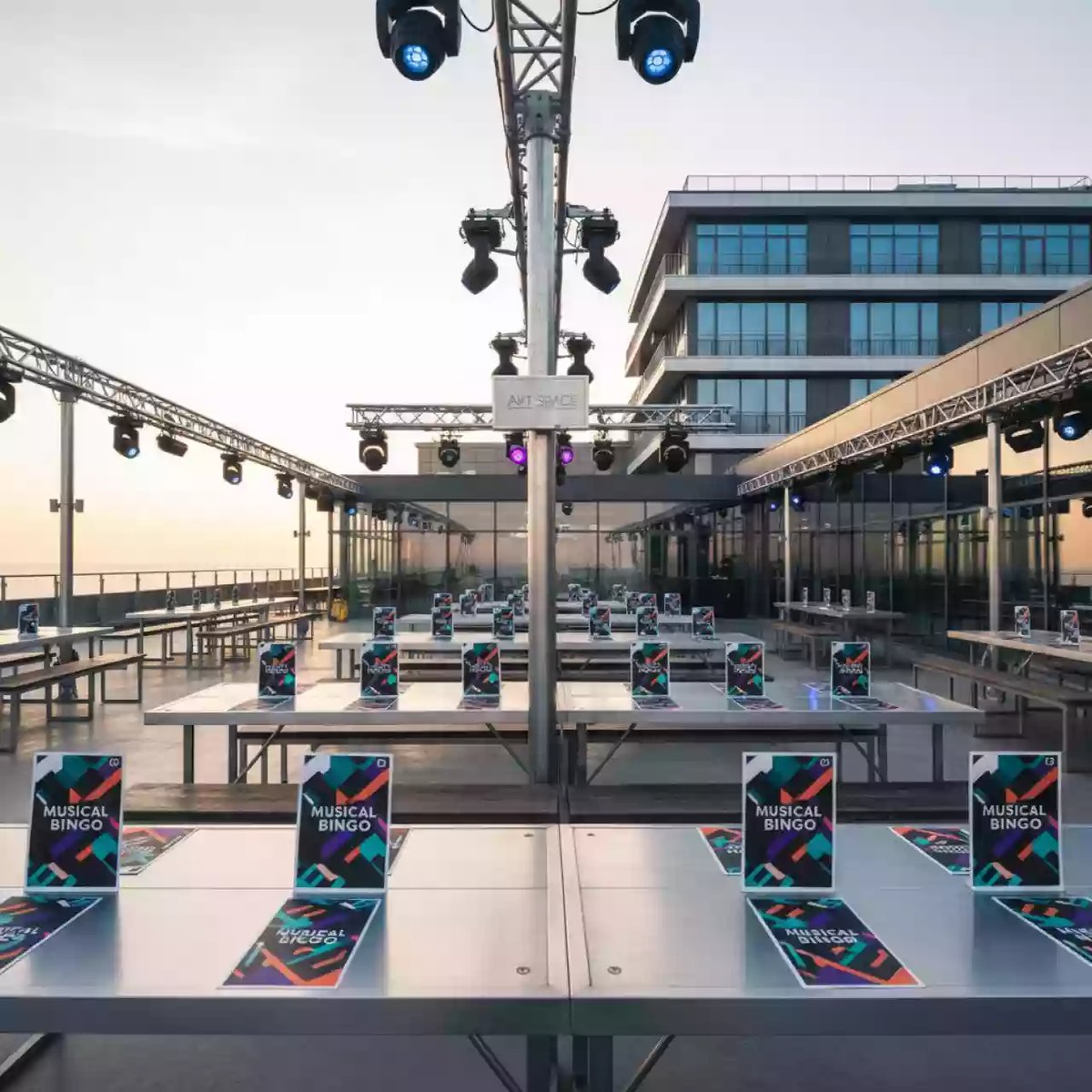 Аренда Игра Музыкальное бинго в Sport Inn Hotel & Wellness — ART SPACE