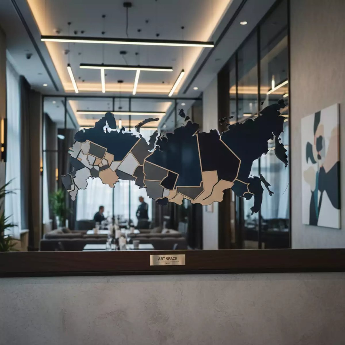 Аренда Игровой декоративный элемент Карта России средняя в ресторане «Плакучая Ива» — ART SPACE