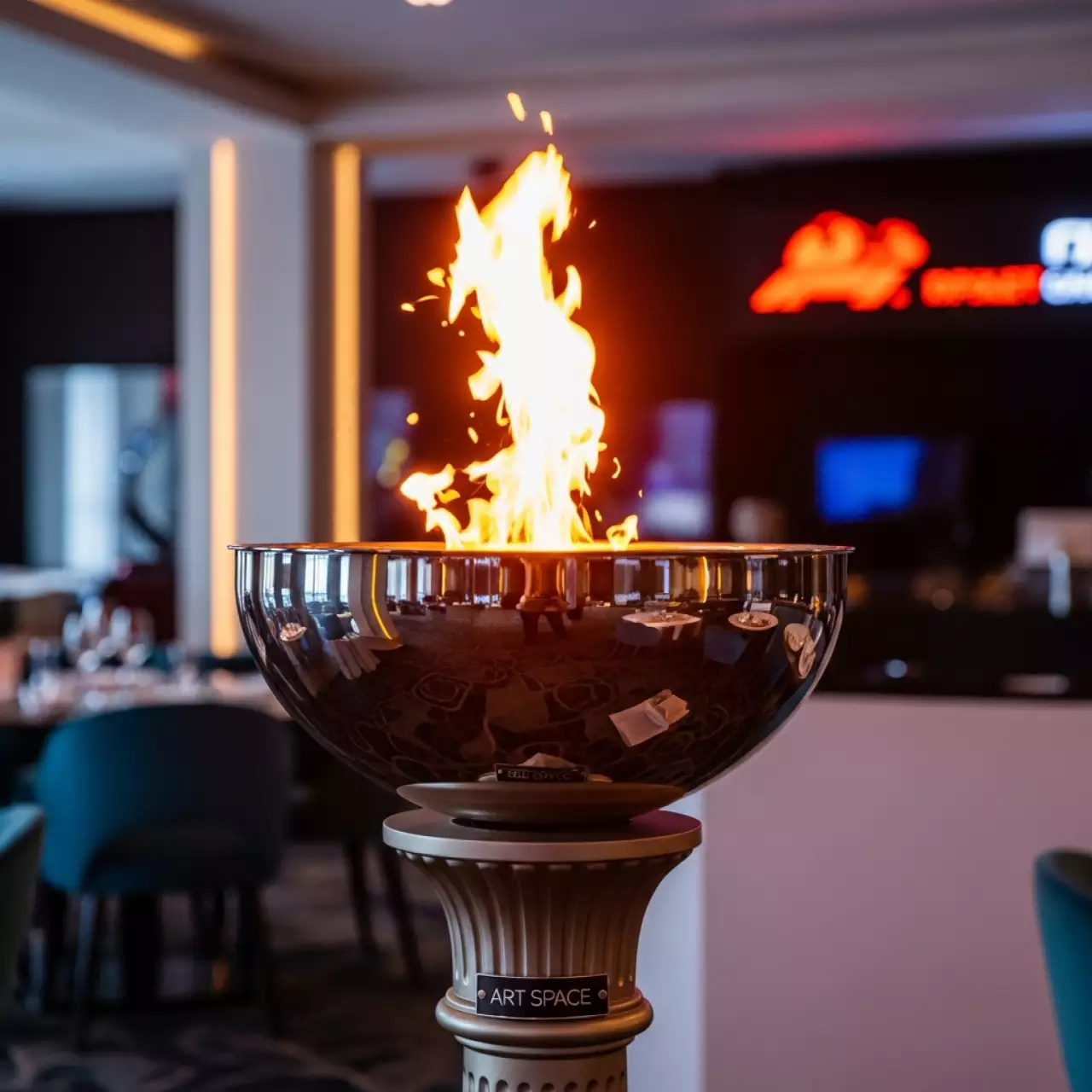 Аренда Имитатор пламени на стойке в чаше в ресторане «D.O.M» — ART SPACE