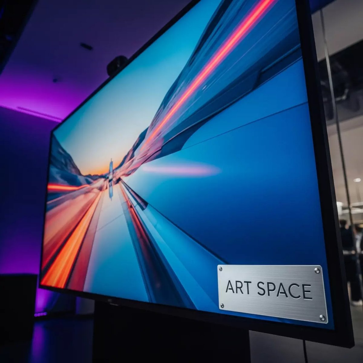 Аренда Информационная панель NexTouch NextPanel DS 65 Panorama by Mercure — ART SPACE