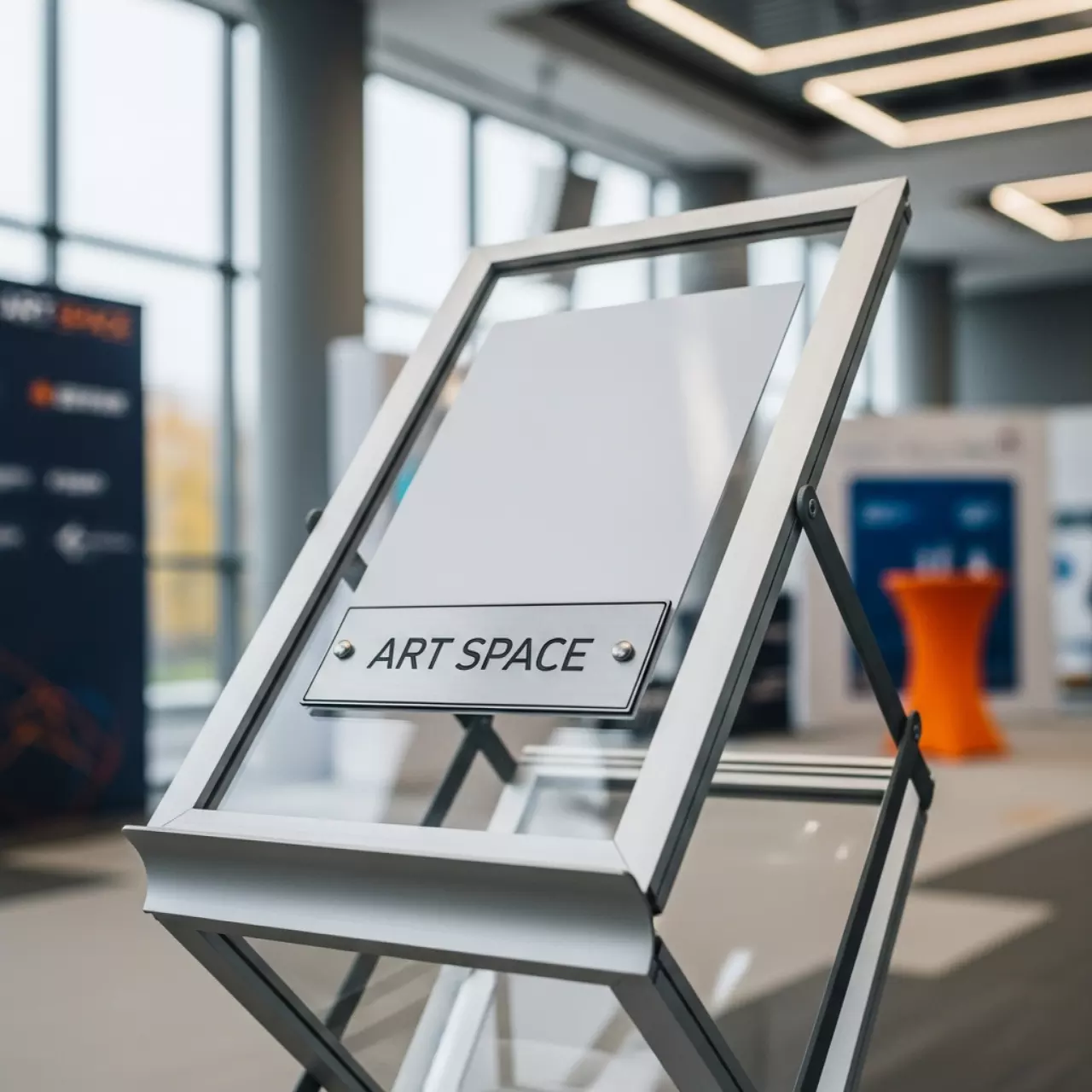 Аренда Информационная стойка А3 в конгресс-холле отеля Жемчужина — ART SPACE