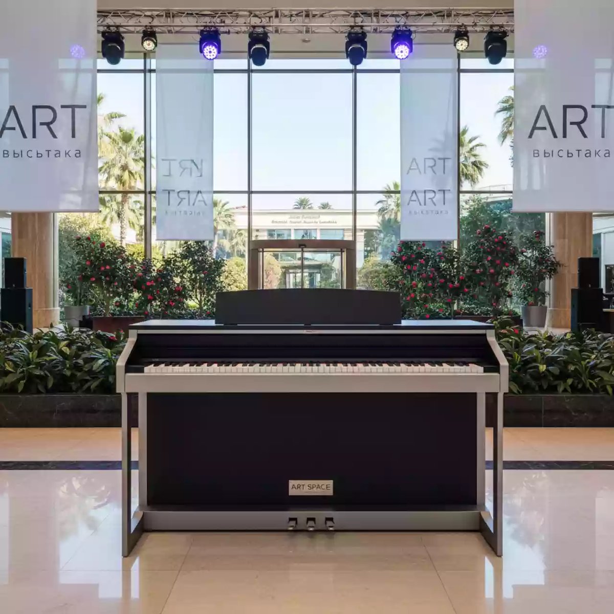 Аренда Инструменты клавишные в Swissôtel Resort Sochi Kamelia — ART SPACE