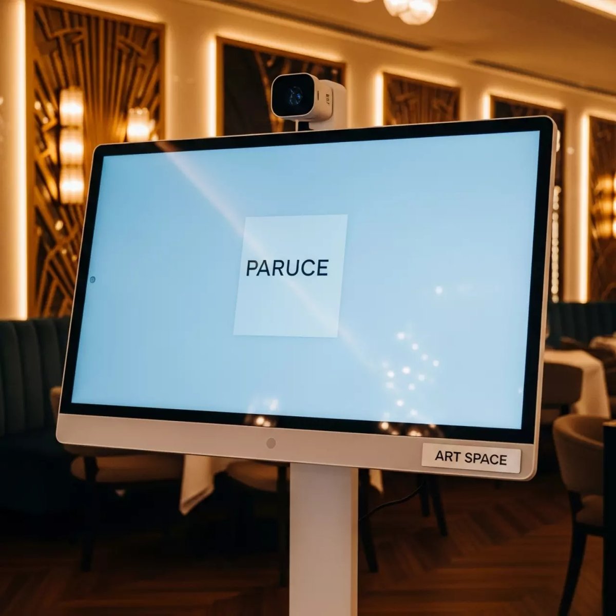 Аренда Интерактивная панель EDFLAT EDF98UH 3 в ресторане «Паруса» — ART SPACE