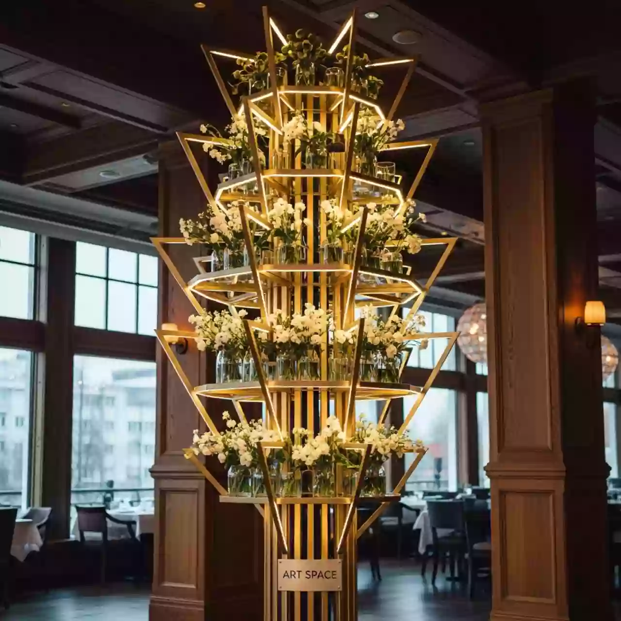 Аренда Инвест елка в Premio в ресторане «Плакучая Ива» — ART SPACE